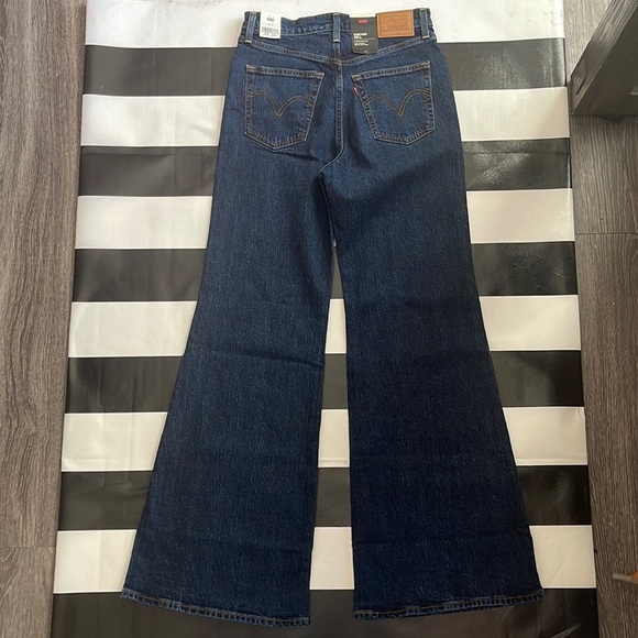 Levi's® Premium
RIBCAGE BELL WOMEN'S JEANS 25 X 32 - Picture 4 of 12